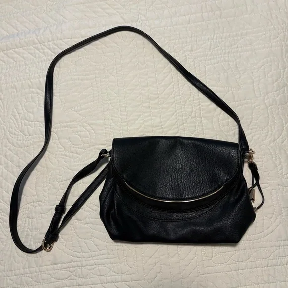 NWOT LC Lauren Conrad Blair Leather Crossbody Bag - Black - Picture 3 of 13